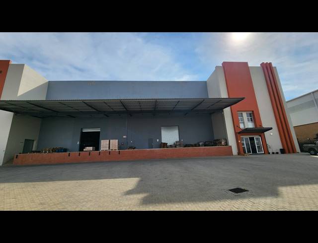 3,234M² WAREHOUSE TO LET IN COSMO BUSINESS PARK